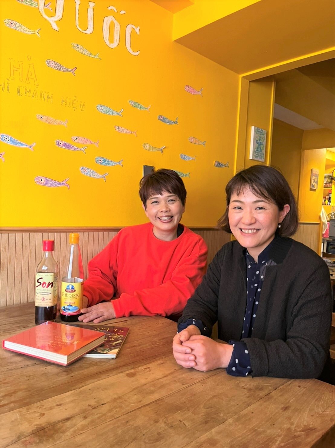 日本ベトナム料理協会の鈴木さん(左)と竹田さん(右)